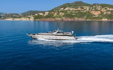 Sunliner X by Cantieri Navali – Private Motor Yacht Charter in Male