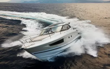 Tatou III by Jeanneau – Private Power Boat Charter in France