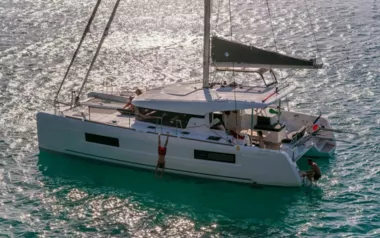 Lagoon 400 by Lagoon – Private Sailing Catamaran Charter in Tahiti