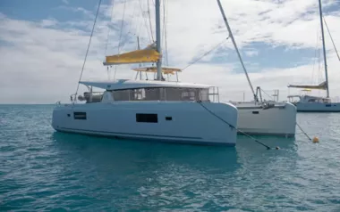 Lagoon 420 by Lagoon – Private Sailing Catamaran Charter in Tahiti