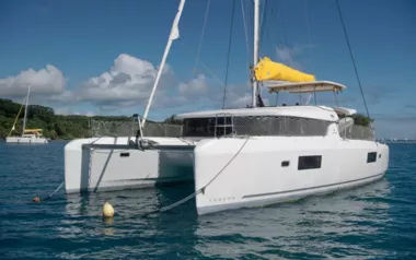 Lagoon 420 by Lagoon – Private Sailing Catamaran Charter in Tahiti