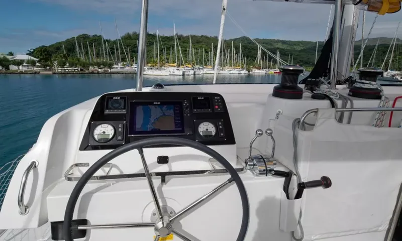Lagoon 420 – image 5