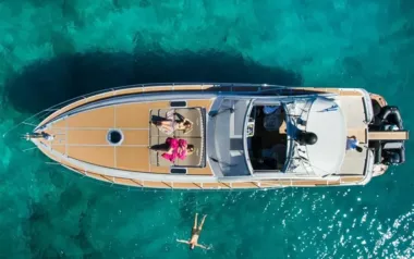 Antamar by Pershing – Private Power Boat Charter in Mykonos