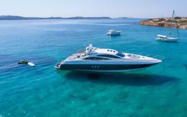 Elentari by Sunseeker – Private Motor Yacht Charter in Athens