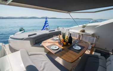 Elentari by Sunseeker – Private Motor Yacht Charter in Athens