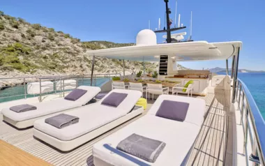 Flor by Sanlorenzo – Private Motor Yacht Charter in Santorini
