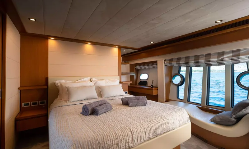 Nineteen image 8