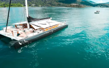 Vibe by Custom Made – Private Sailing Catamaran Charter in Aberdeen