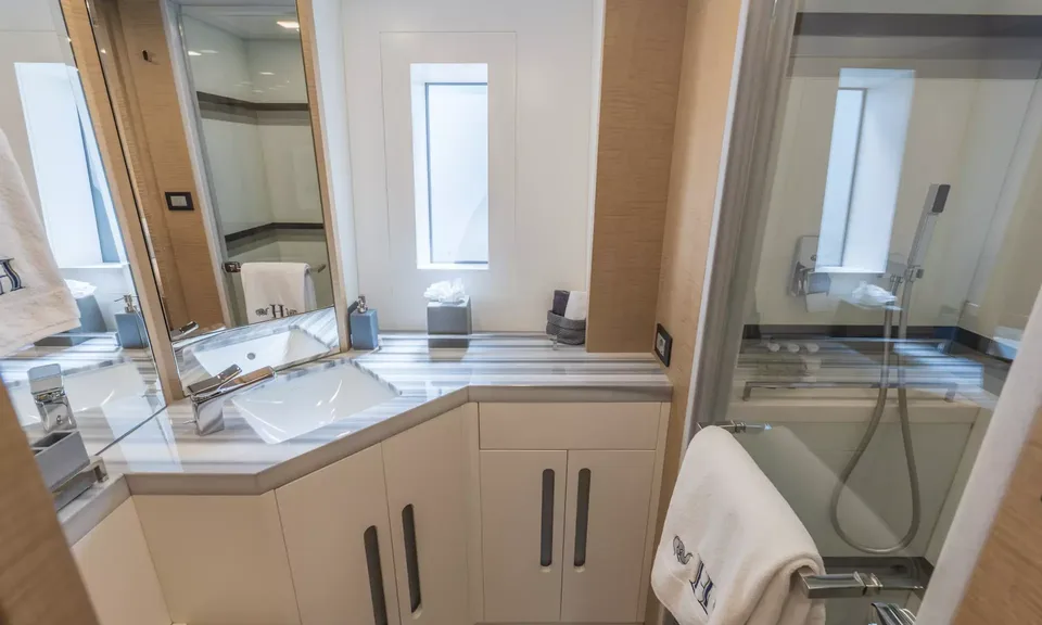 H, 2015 Benetti Fast 140', photo 20