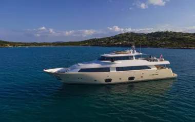 Eolia by Ferretti – Private Motor Yacht Charter in Amalfi