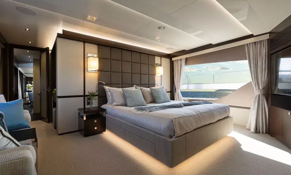Mr. K Iriston, 2021 Sunseeker 95 Yacht, photo 9