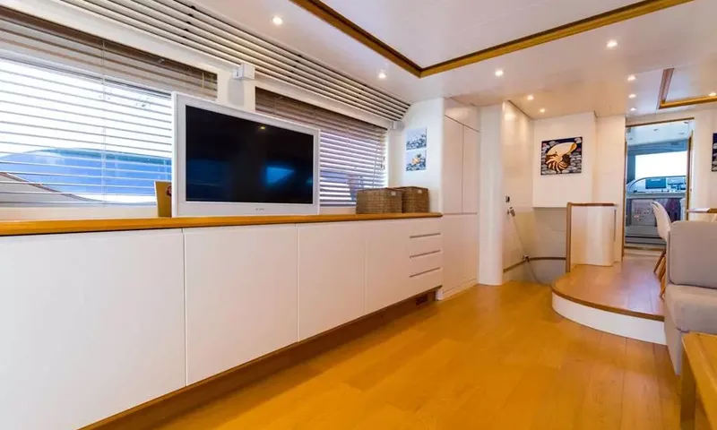 Riviera image 9