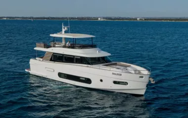 Soul von Azimut – privater Motoryacht Charter in Capri