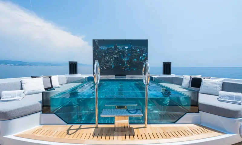 Grey image 4