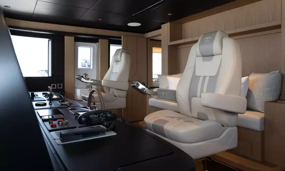 Olivia, 2023 Majesty Yachts Majesty 120, photo 11
