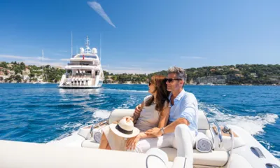 Thumper: Coppia su un tender verso lo yacht dove l'equipaggio attende a poppa