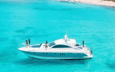 Dakiti by Fairline – Private Motor Yacht Charter in Puerto Rico