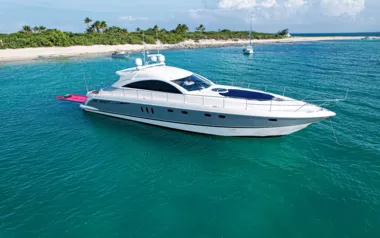 Dakiti by Fairline – Private Motor Yacht Charter in Puerto Rico