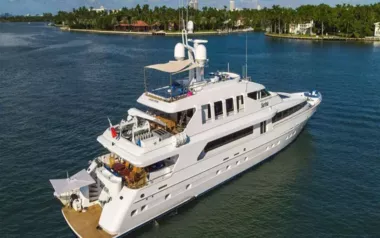 Surina by Trident – Private Superyacht Charter in Marigot