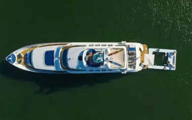 Surina by Trident – Private Superyacht Charter in Marigot