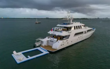 Surina by Trident – Private Superyacht Charter in Marigot