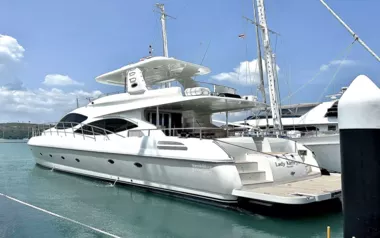 Lady Kathryn by Lamberti – Private Motor Yacht Charter in Male