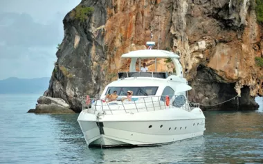 Lady Kathryn by Lamberti – Private Motor Yacht Charter in Male