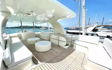 Lady Kathryn by Lamberti – Private Motor Yacht Charter in Male