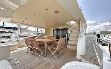 Lady Kathryn by Lamberti – Private Motor Yacht Charter in Male