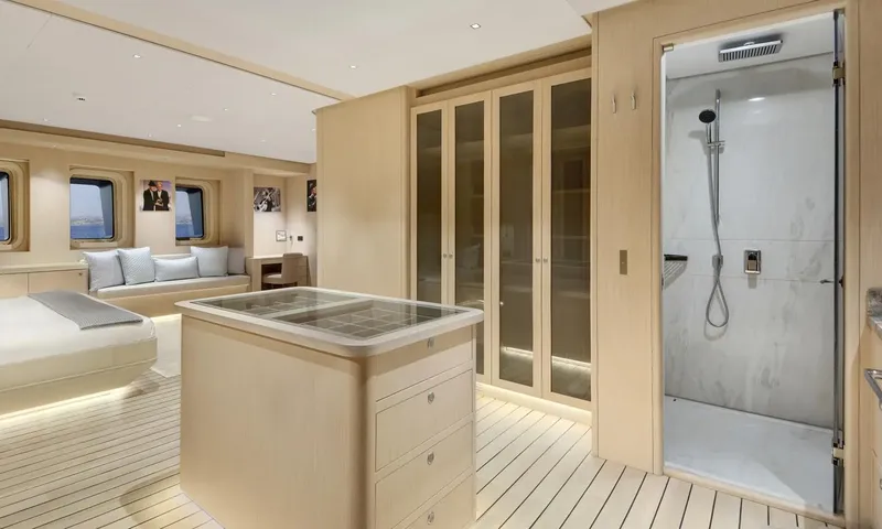 All About U 2: Cabin with bed, window seat, wardrobes, drawer island and a glass walk in shower