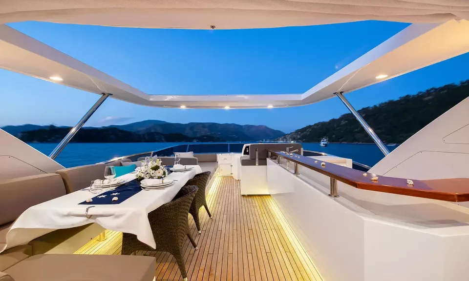 Hubo, 2015 Azimut, photo 13
