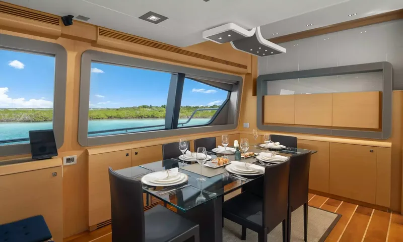 Ferretti image 16