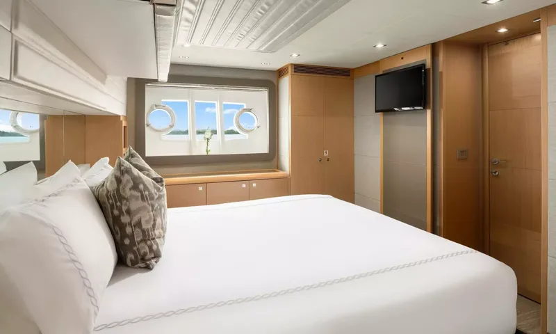 Ferretti image 19