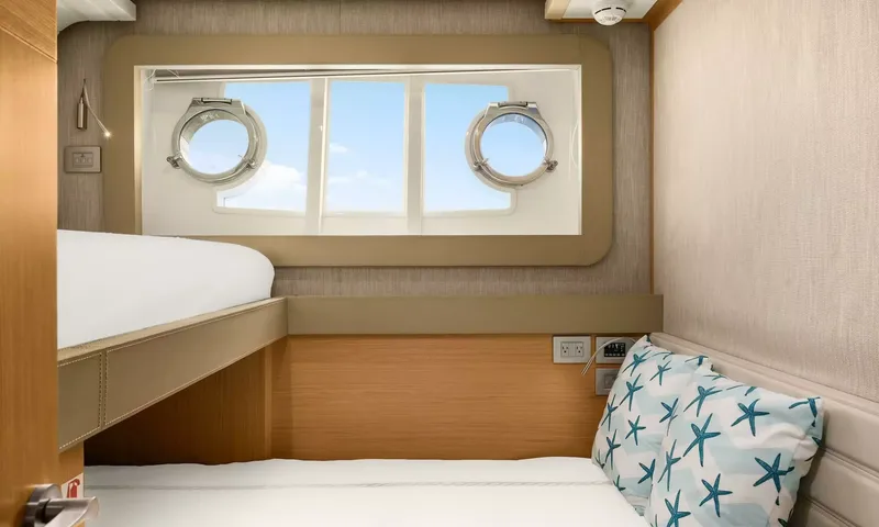Ferretti image 25