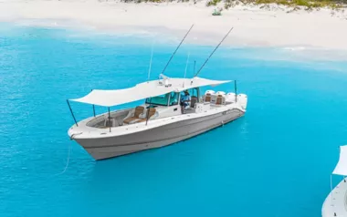 Suenos by HSB Yachts – Private Power Boat Charter in the Turks and Caicos
