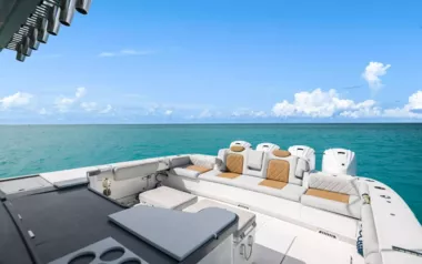 Suenos by HSB Yachts – Private Power Boat Charter in the Turks and Caicos