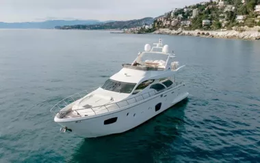 Viktoria by Azimut – Private Motor Yacht Charter in Bahrain