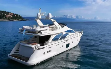 Viktoria by Azimut – Private Motor Yacht Charter in Bahrain