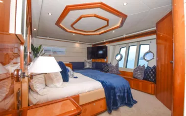 Indulge by Ferretti – Private Motor Yacht Charter in St Thomas