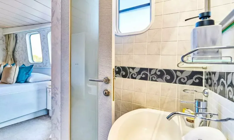La Perla image 17