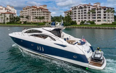Aqua Holic by Sunseeker – Private Motor Yacht Charter in Freeport