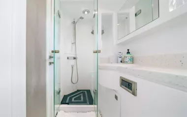 Indigo III by Horizon – Private Power Catamaran Charter in the Abacos