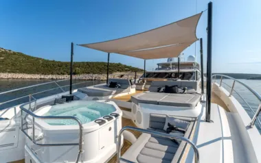 Noroader by Sunseeker, Private Superyacht Charter in Amalfi