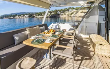 Blue M by Prestige Yachts – Private Motor Yacht Charter in Exuma