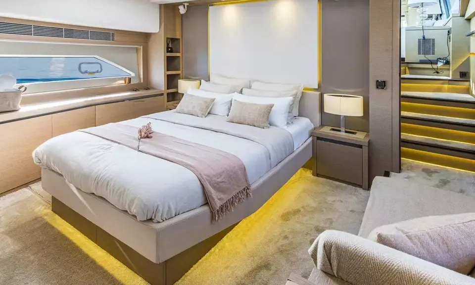 Blue M, 2016 Prestige Yachts 680 Fly, photo 7