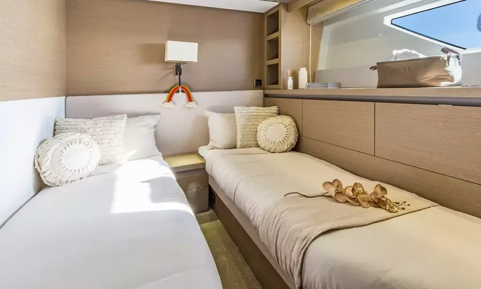 Blue M, 2016 Prestige Yachts 680 Fly, photo 8