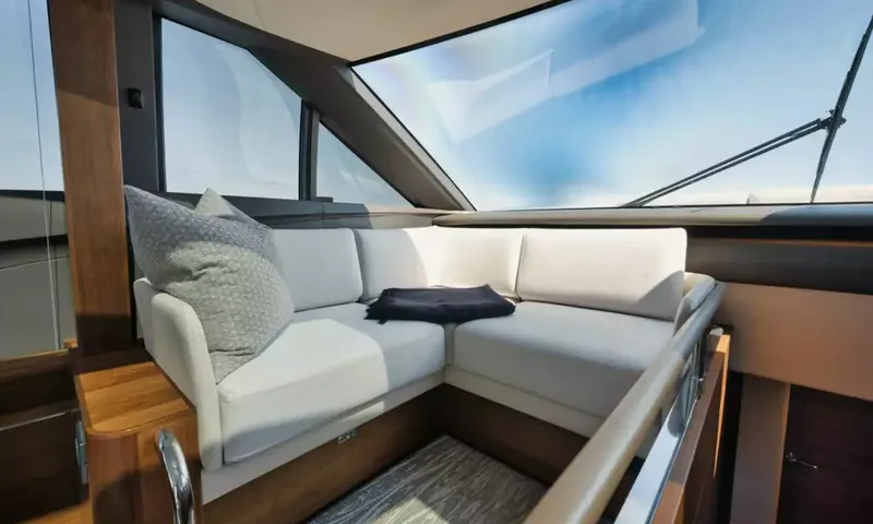 Hooked Her image 6