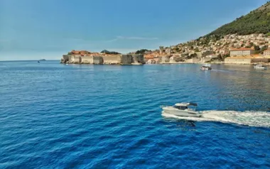 MF 795 by Jeanneau – Private Power Boat Charter in Dubrovnik