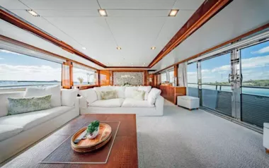 Beachfront II by Princess – Private Motor Yacht Charter in Harbour Island