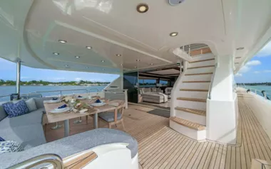 Current $ea by Princess – Private Motor Yacht Charter in Harbour Island